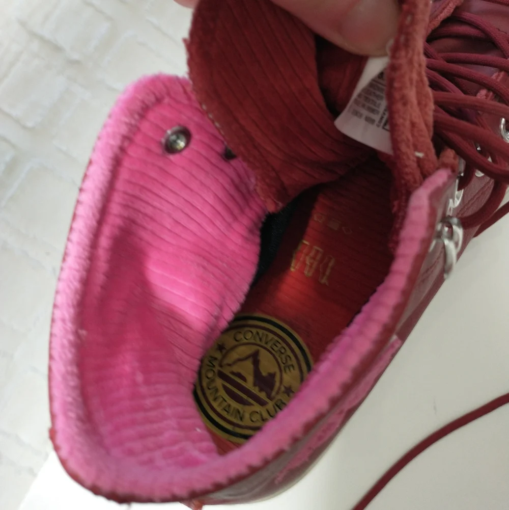Chuck Taylor Gore-Tex High Top, Platform,‎ Lug Sneakers, Red And Pink, Size 8.5 - Picture 12 of 12
